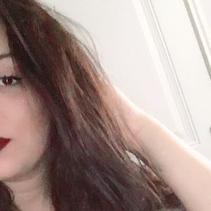 Meet your Posher, Jade